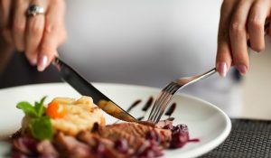 たんぱく質を意識して食べ始めると痩せる理由はこれ!